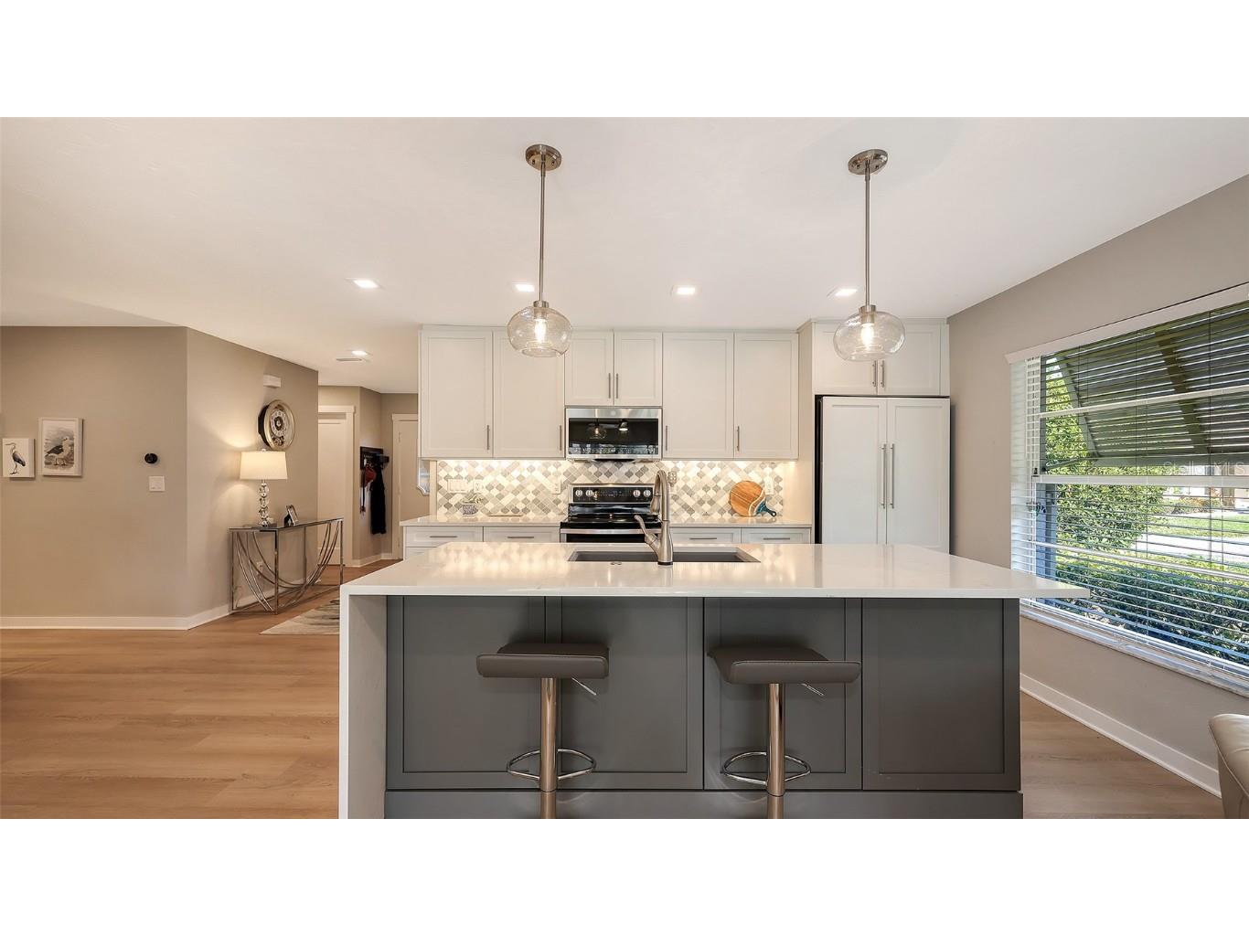 3038 Ringwood Meadow #20 Sarasota FL 34235 A4673638 image8