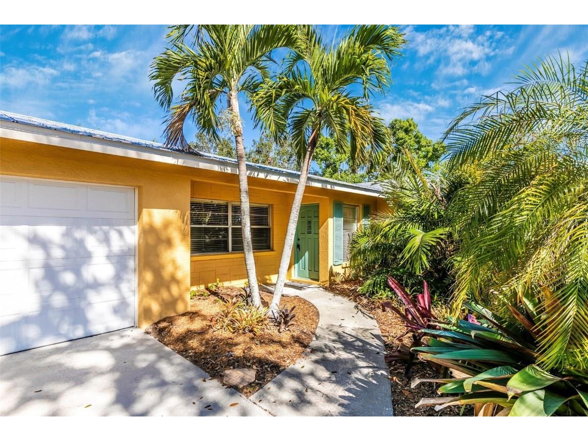 3039 Chase Circle Sarasota FL 34231 - GULF OF AMERICA & SIESTA KEY A4669035 image1