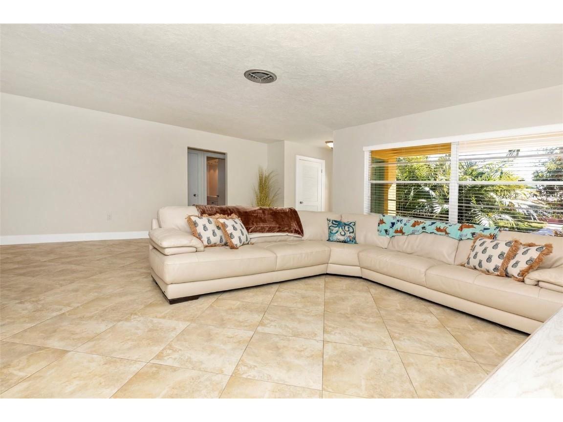 3039 Chase Circle Sarasota FL 34231 - GULF OF AMERICA & SIESTA KEY A4669035 image10