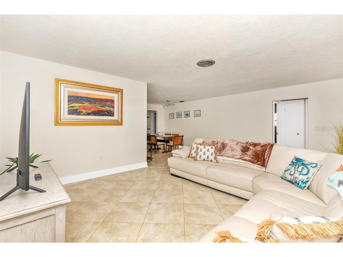 3039 Chase Circle Sarasota FL 34231 - GULF OF AMERICA & SIESTA KEY A4669035 image11