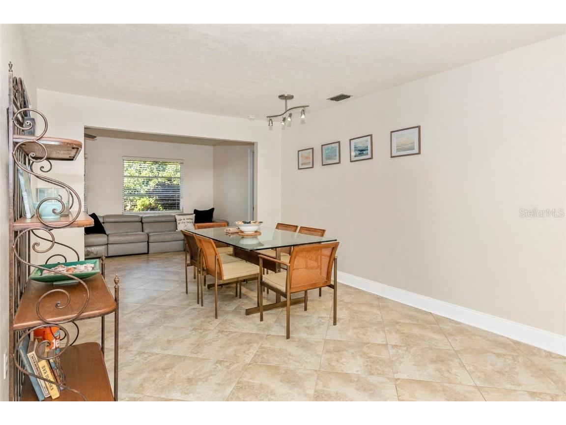 3039 Chase Circle Sarasota FL 34231 - GULF OF AMERICA & SIESTA KEY A4669035 image12