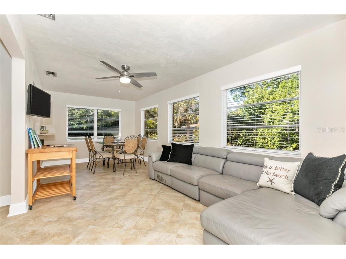 3039 Chase Circle Sarasota FL 34231 - GULF OF AMERICA & SIESTA KEY A4669035 image16