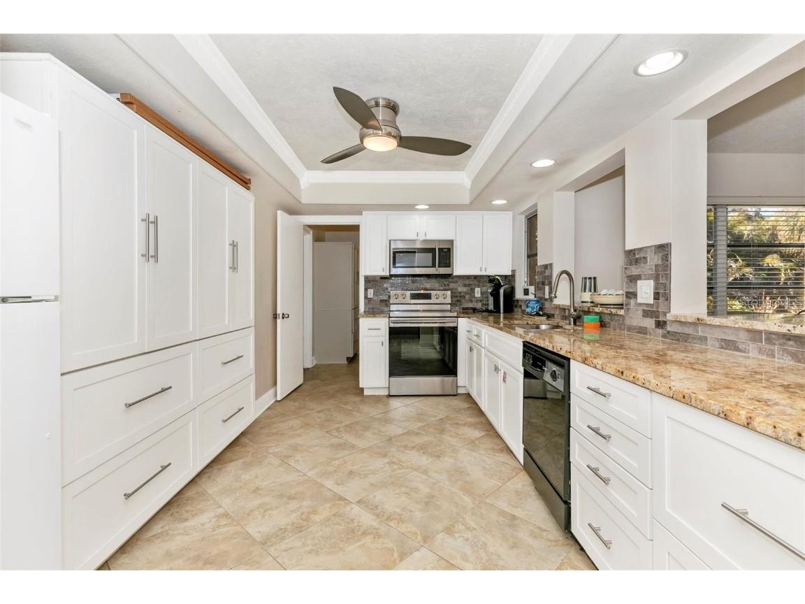 3039 Chase Circle Sarasota FL 34231 - GULF OF AMERICA & SIESTA KEY A4669035 image23