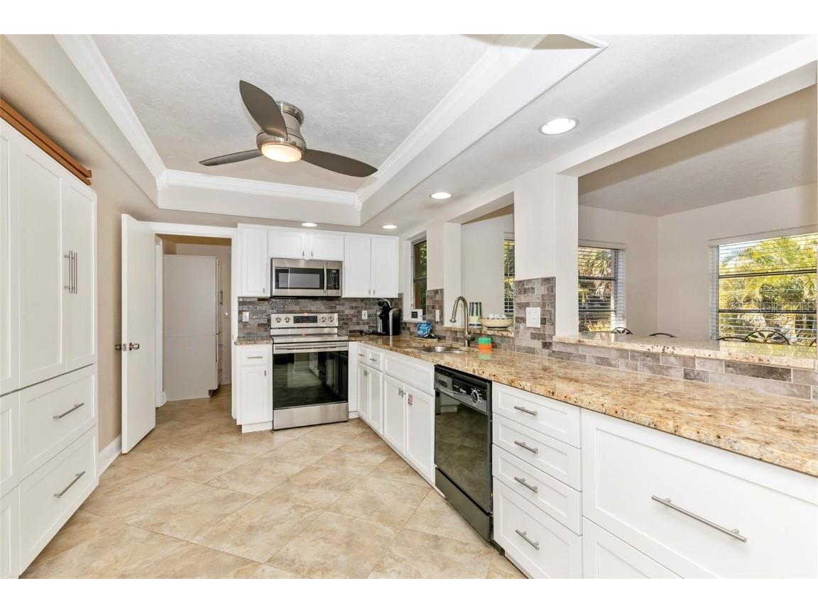 3039 Chase Circle Sarasota FL 34231 - GULF OF AMERICA & SIESTA KEY A4669035 image24