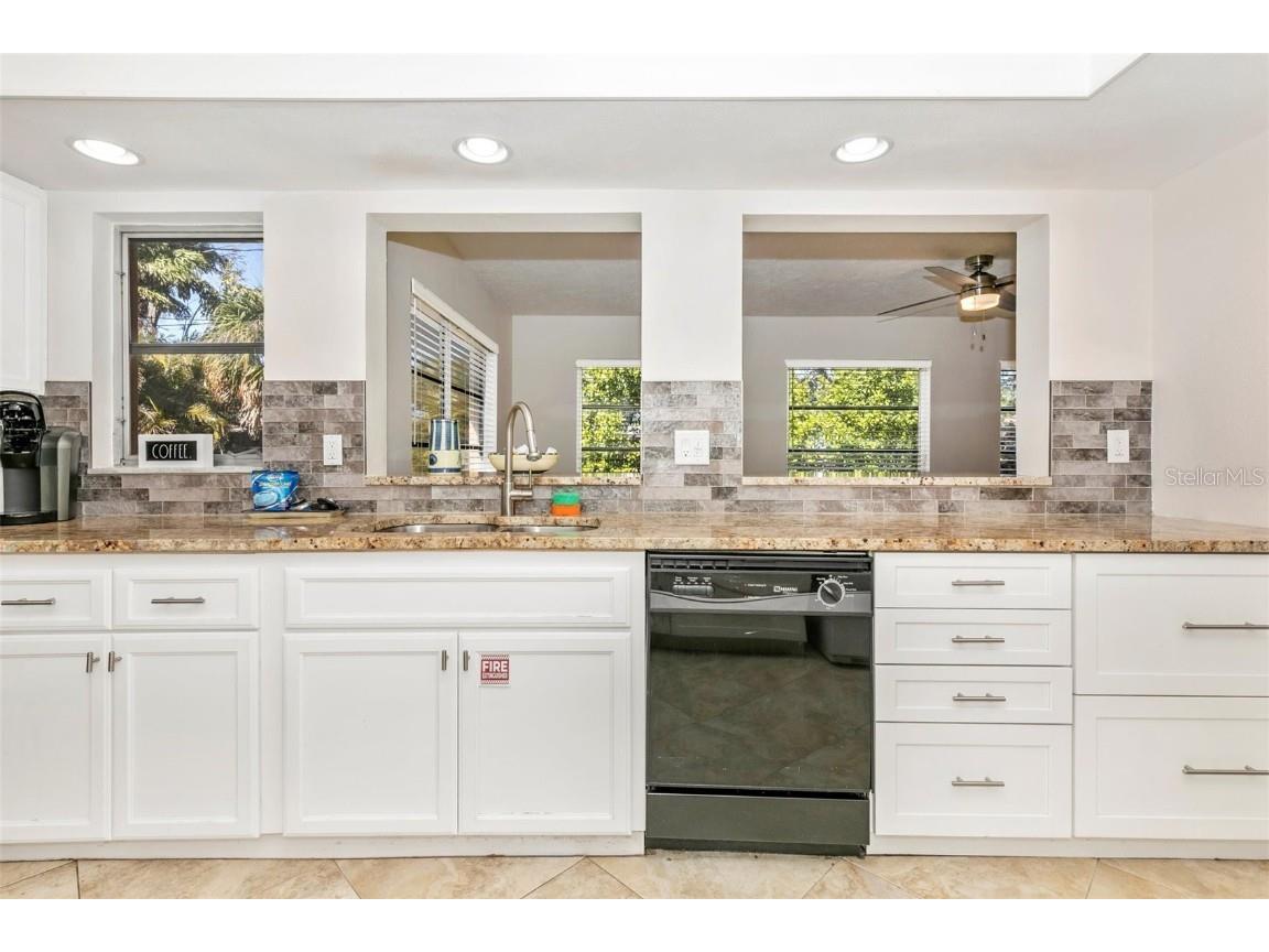 3039 Chase Circle Sarasota FL 34231 - GULF OF AMERICA & SIESTA KEY A4669035 image26