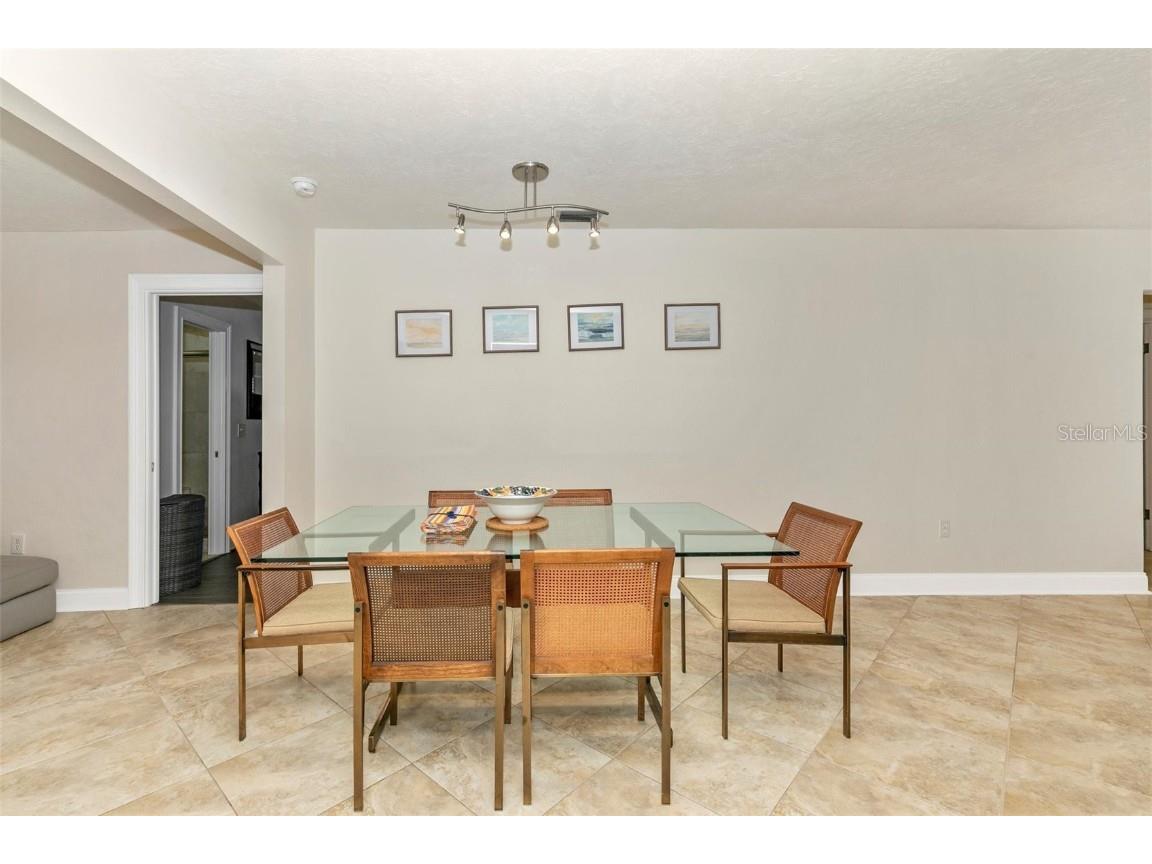 3039 Chase Circle Sarasota FL 34231 - GULF OF AMERICA & SIESTA KEY A4669035 image28