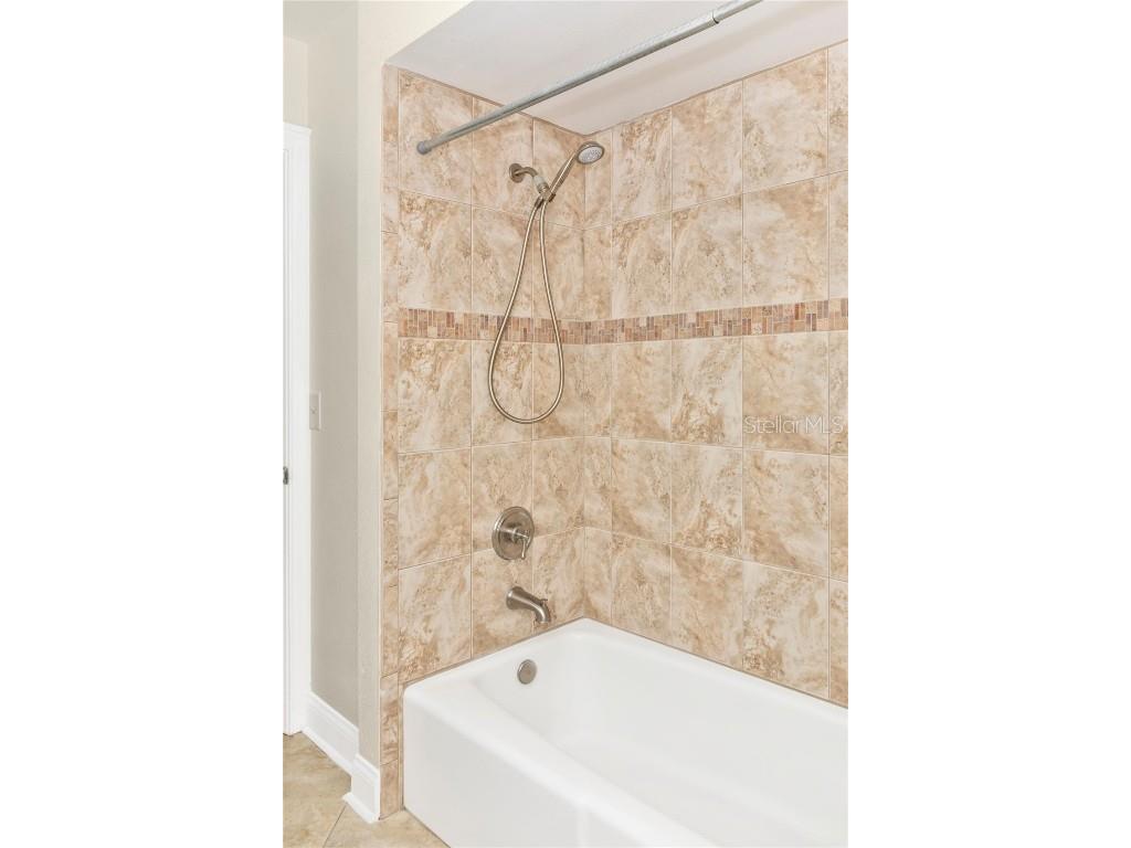 3039 Chase Circle Sarasota FL 34231 - GULF OF AMERICA & SIESTA KEY A4669035 image38