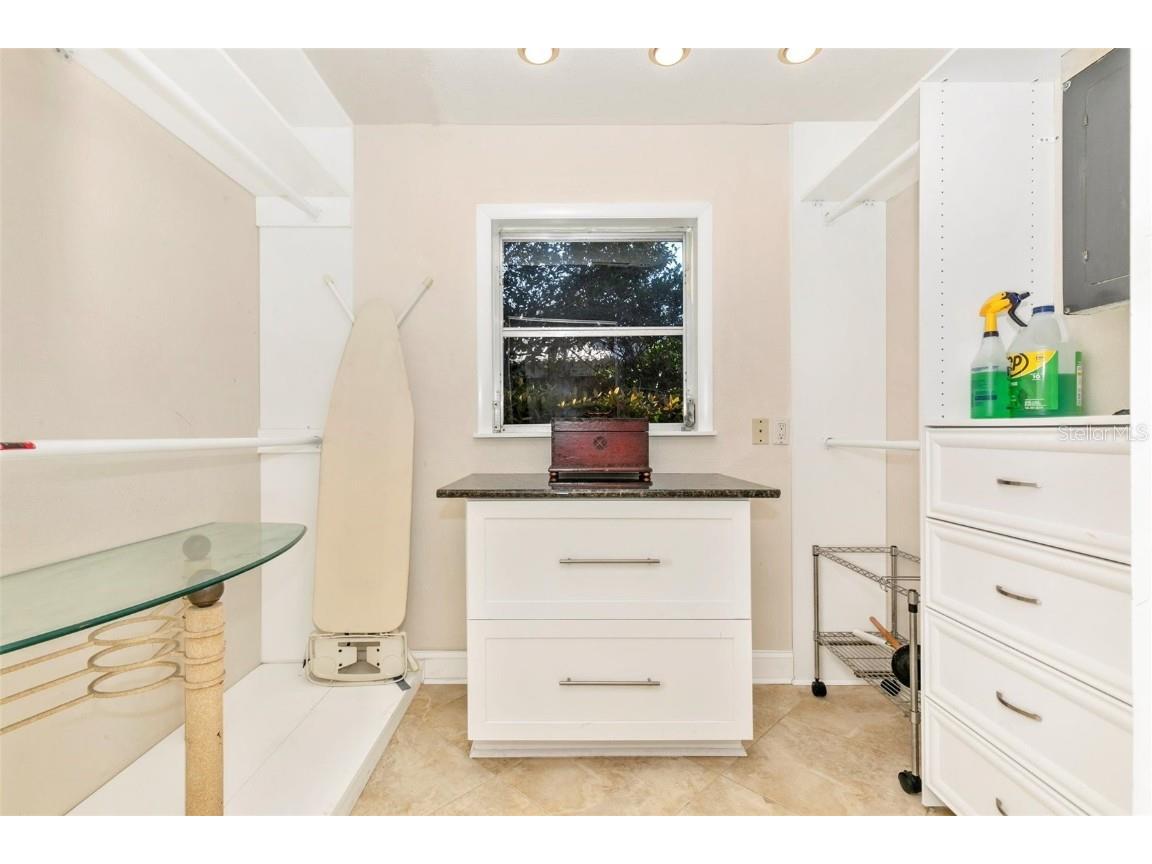 3039 Chase Circle Sarasota FL 34231 - GULF OF AMERICA & SIESTA KEY A4669035 image40