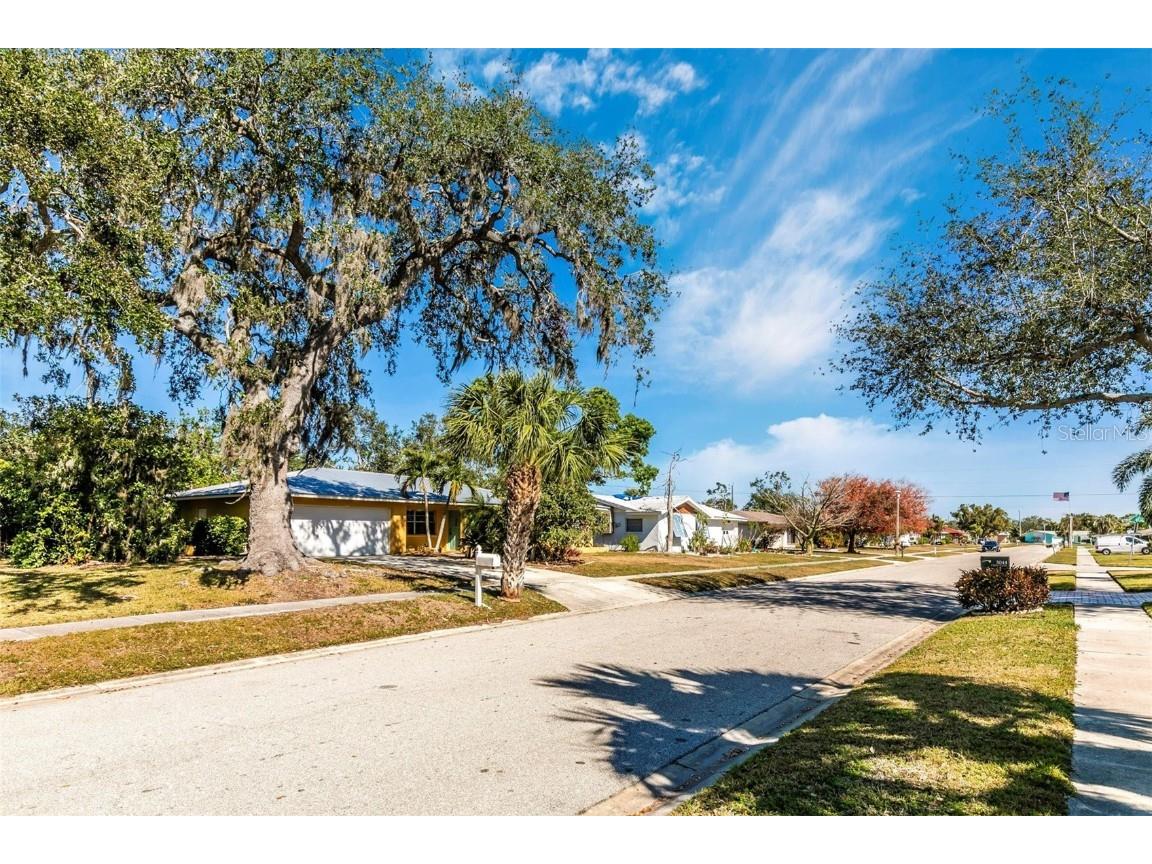 3039 Chase Circle Sarasota FL 34231 - GULF OF AMERICA & SIESTA KEY A4669035 image46