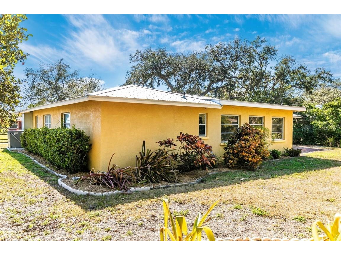 3039 Chase Circle Sarasota FL 34231 - GULF OF AMERICA & SIESTA KEY A4669035 image53