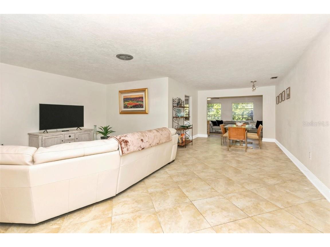 3039 Chase Circle Sarasota FL 34231 - GULF OF AMERICA & SIESTA KEY A4669035 image6