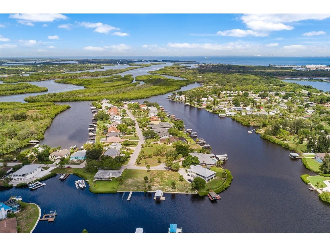 304 14th Street SW Ruskin FL 33570 P4930822 image2