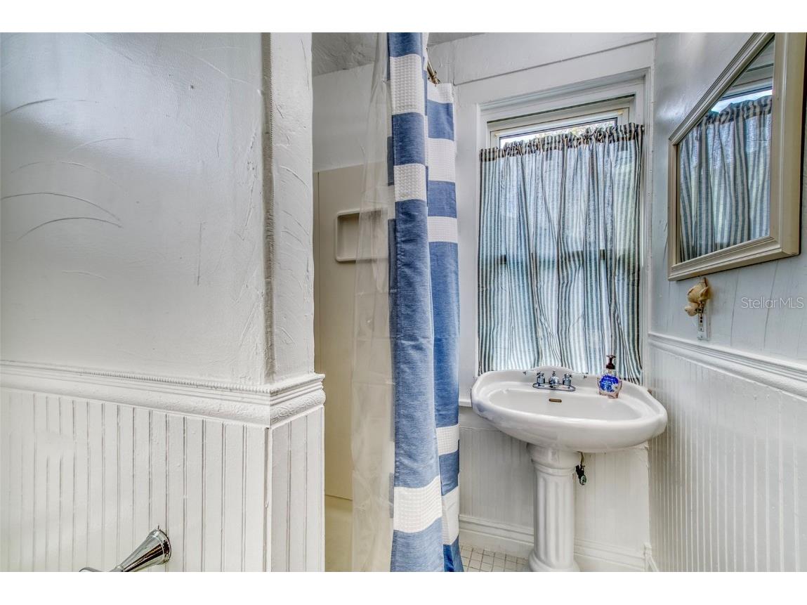 304 15th Street W Bradenton FL 34205 A4671828 image54