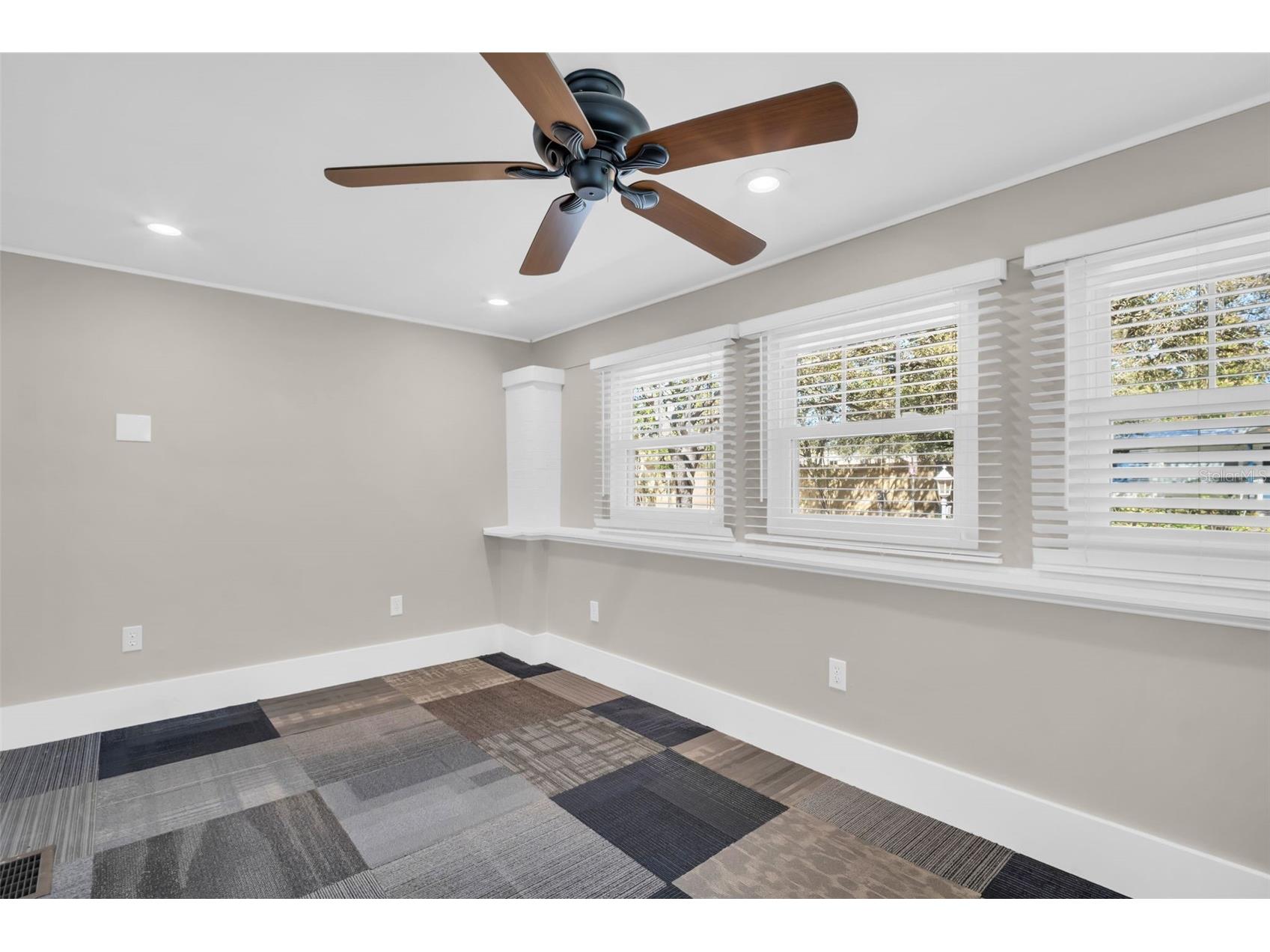 304 21st Avenue N Saint Petersburg FL 33704 TB8420047 image31