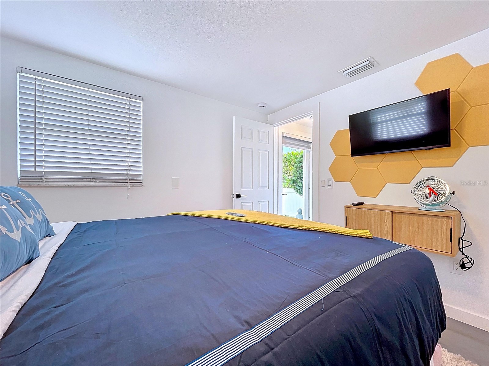 304 29th Street #A Holmes Beach FL 34217 A4679989 image24