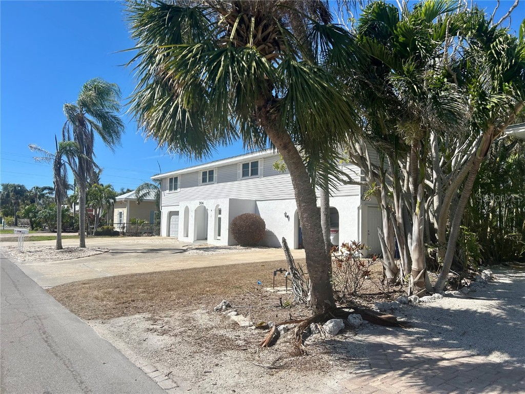 304 67th Street #A Holmes Beach FL 34217 A4637927 image1
