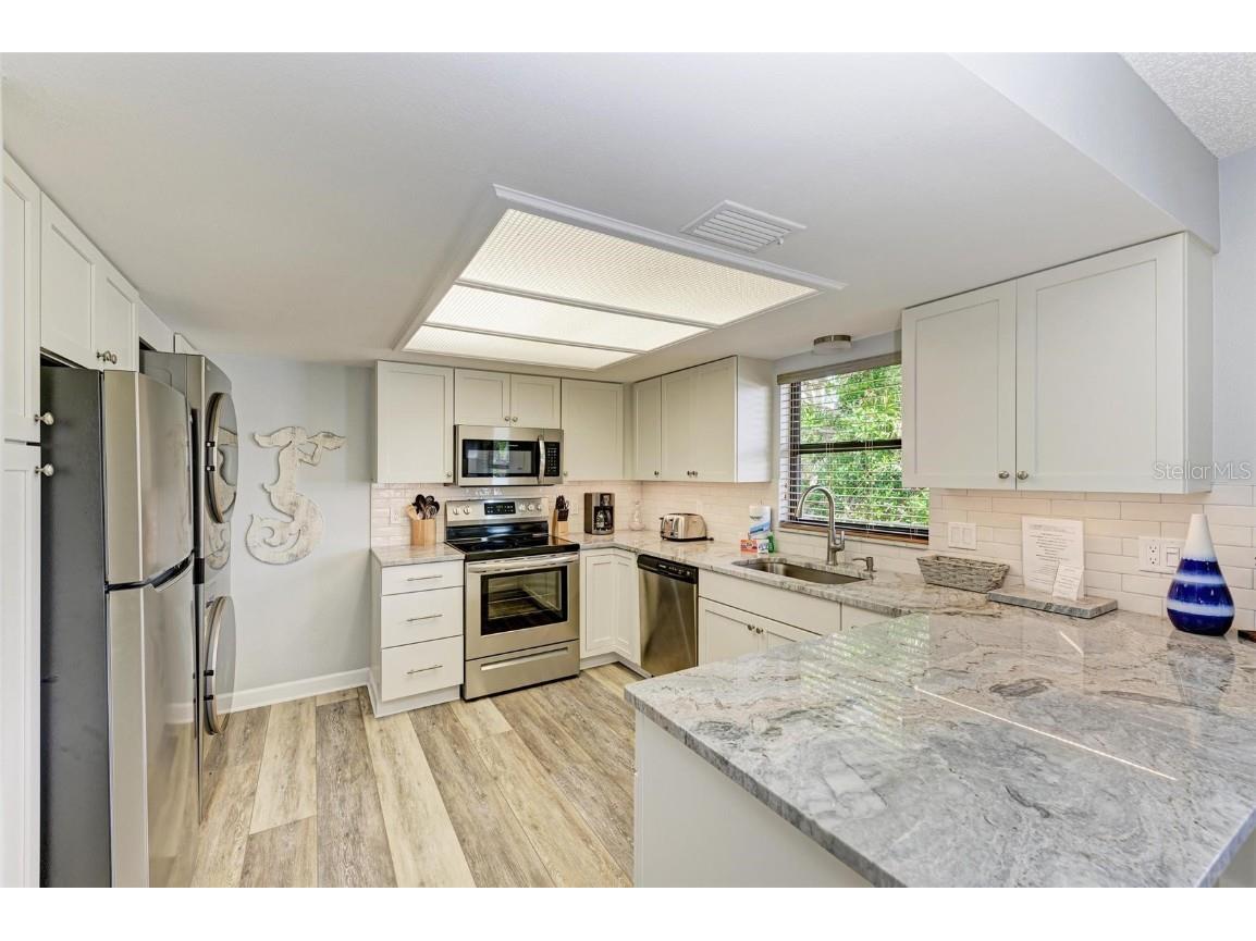 304 74th Street #B Holmes Beach FL 34217 A4659641 image10