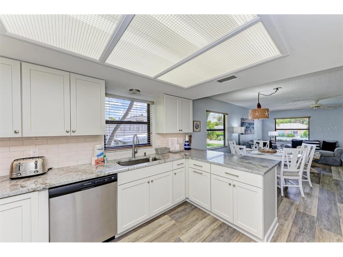 304 74th Street #B Holmes Beach FL 34217 A4659641 image9