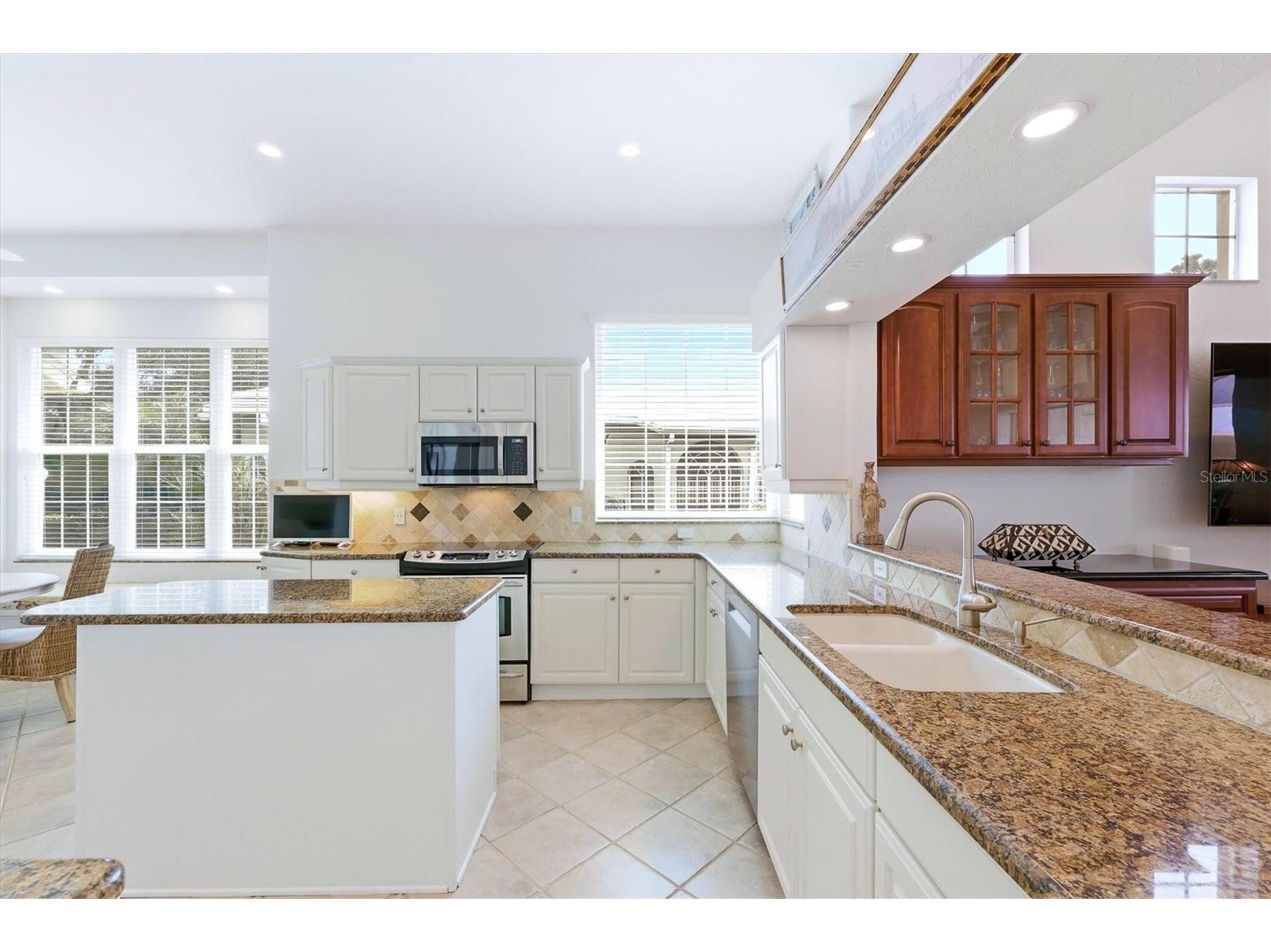 304 Bermuda Court #14 Venice FL 34293 N6142670 image20