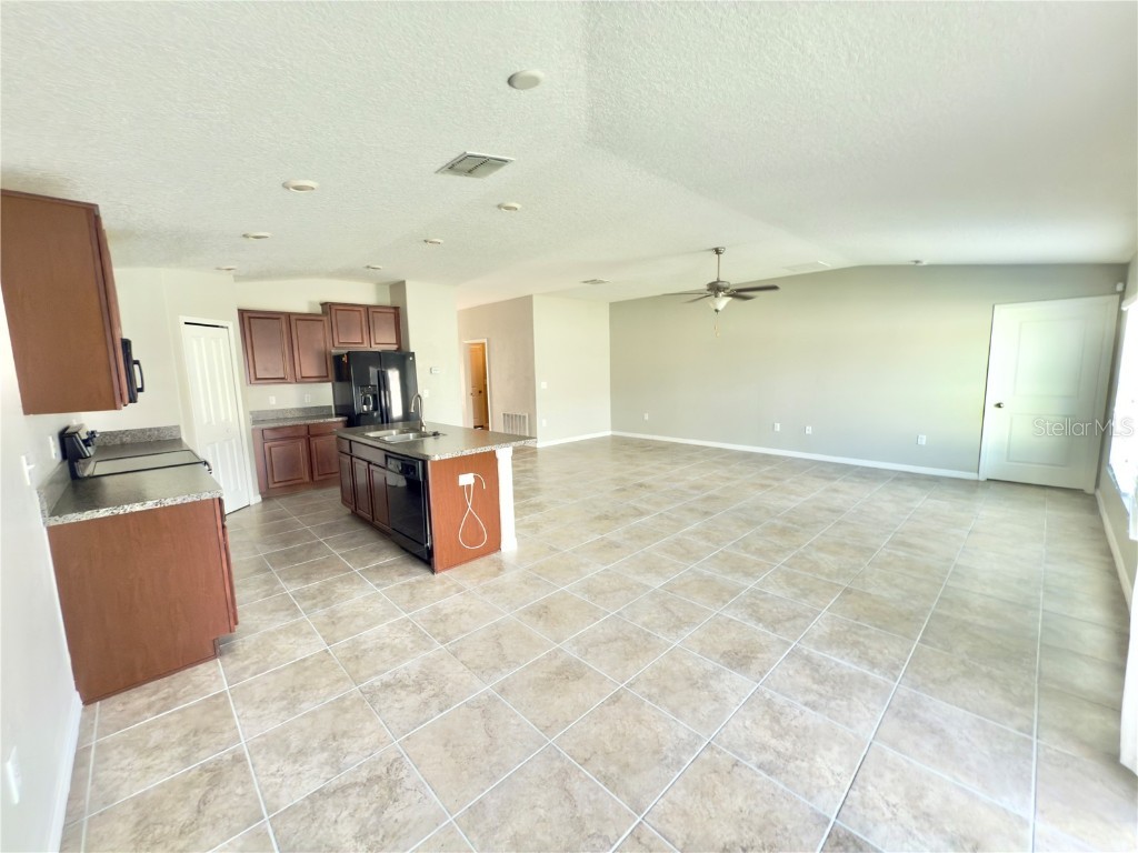 304 Cascade Bend Drive Ruskin FL 33570 TB8445390 image13