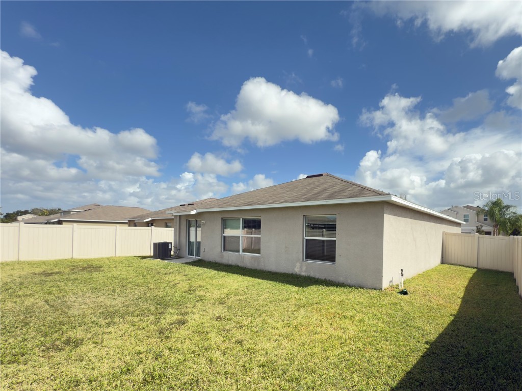 304 Cascade Bend Drive Ruskin FL 33570 TB8445390 image4