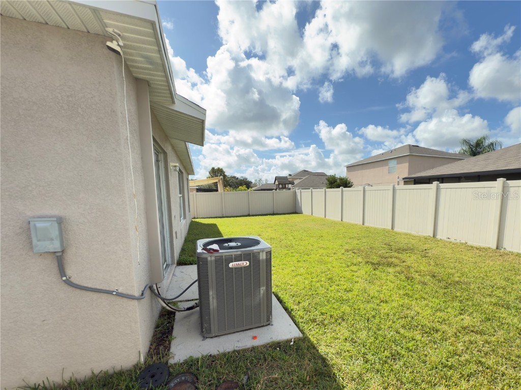 304 Cascade Bend Drive Ruskin FL 33570 TB8445390 image6