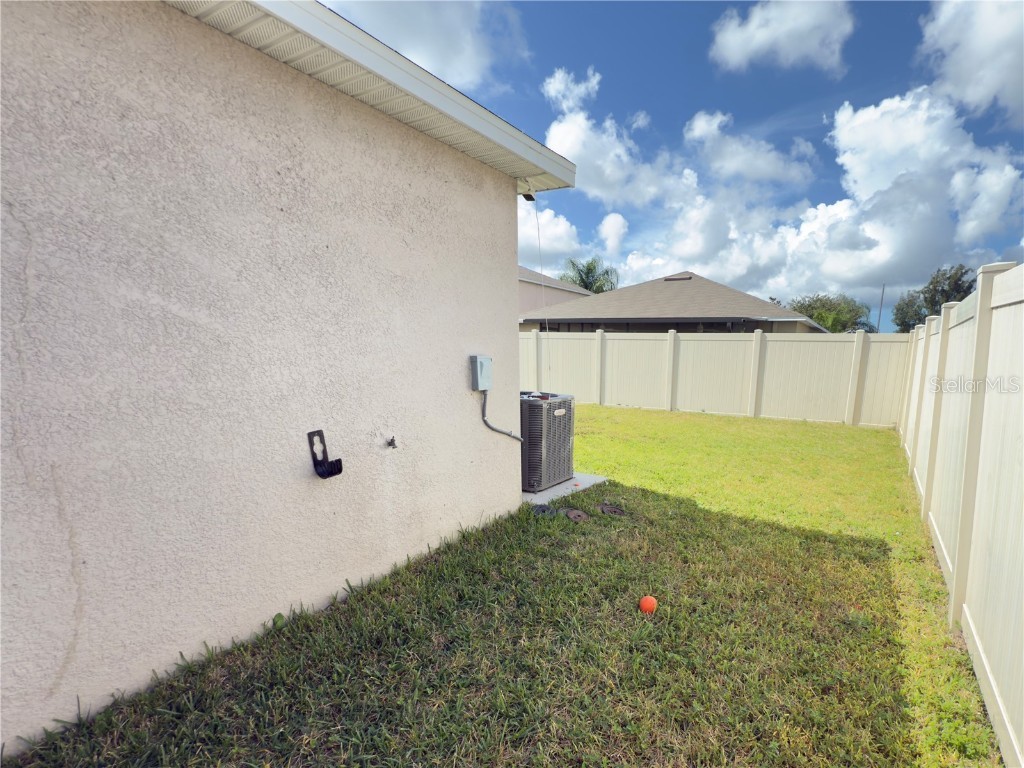 304 Cascade Bend Drive Ruskin FL 33570 TB8445390 image7