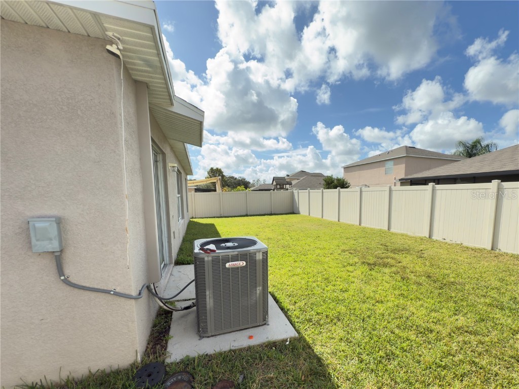 304 Cascade Bend Drive Ruskin FL 33570 TB8445390 image8