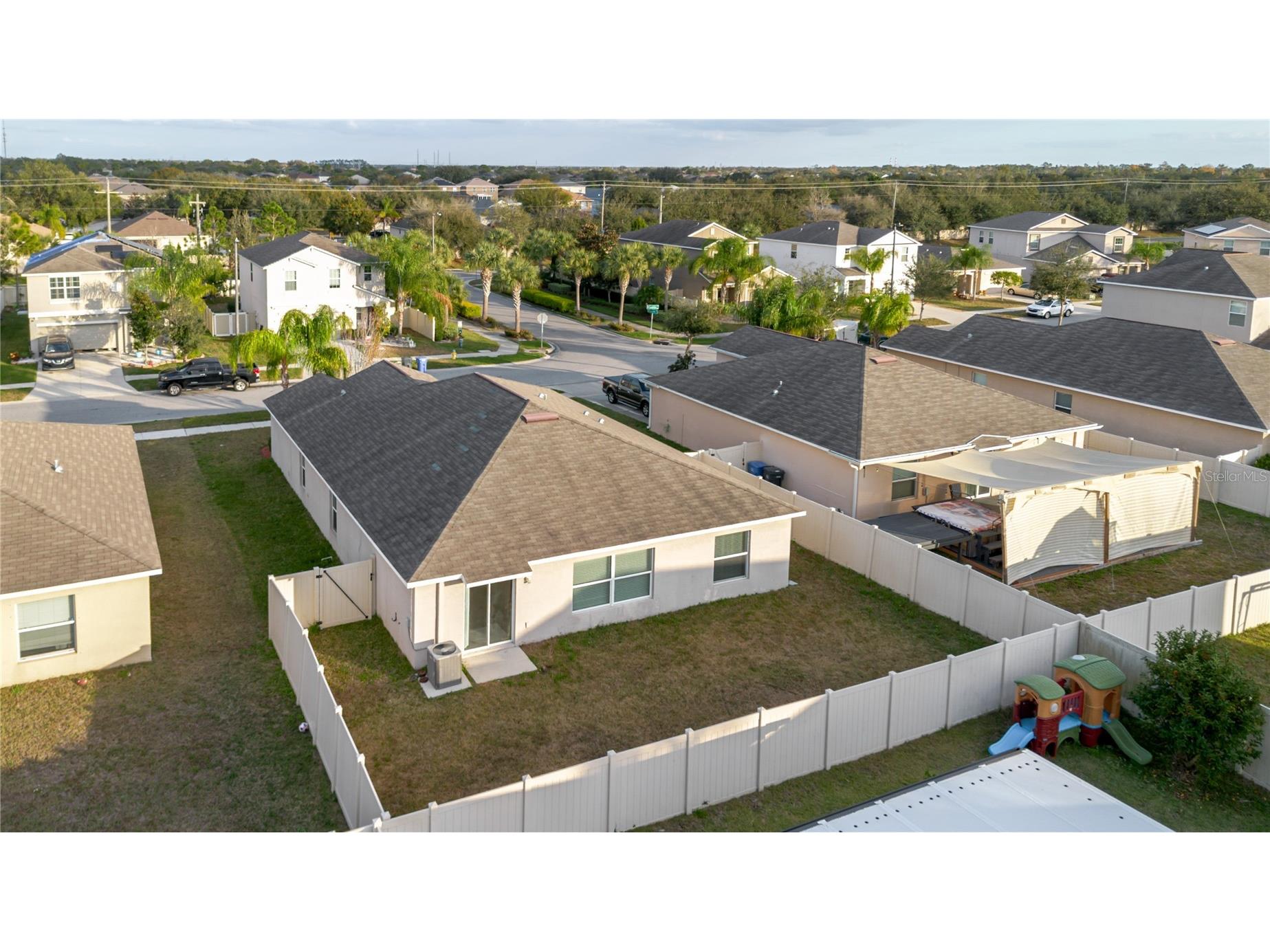 304 Cascade Bend Drive Ruskin FL 33570 TB8462184 image32
