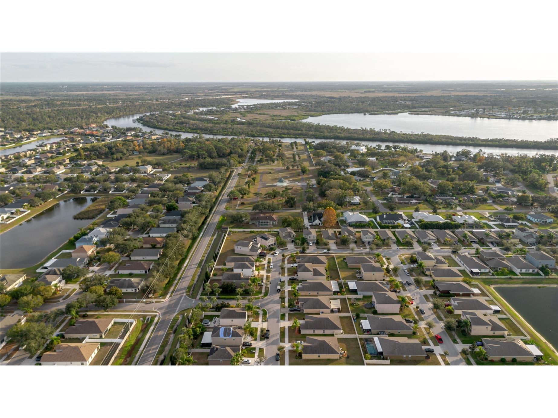 304 Cascade Bend Drive Ruskin FL 33570 TB8462184 image36