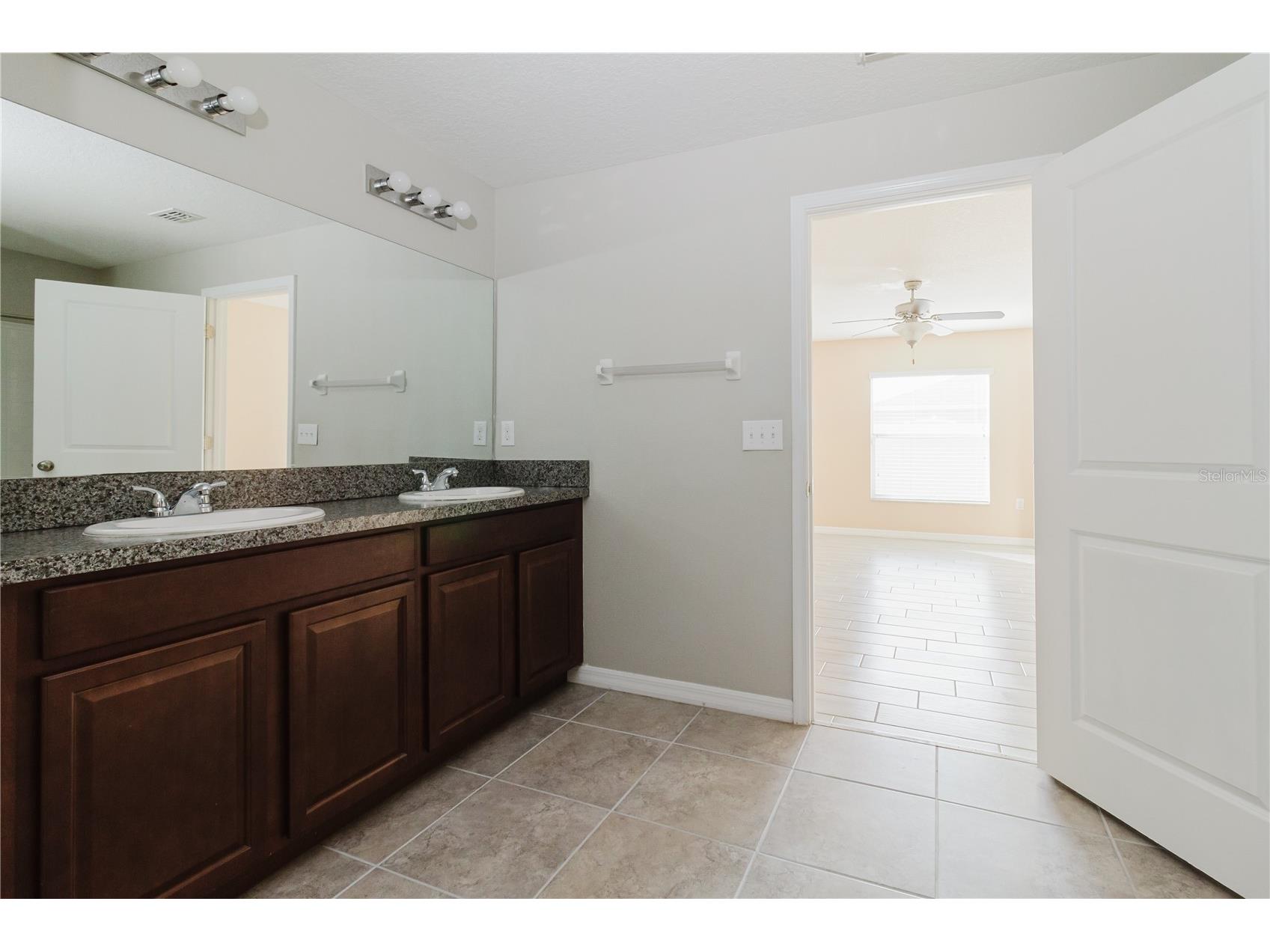 304 Cascade Bend Drive Ruskin FL 33570 TB8462184 image60