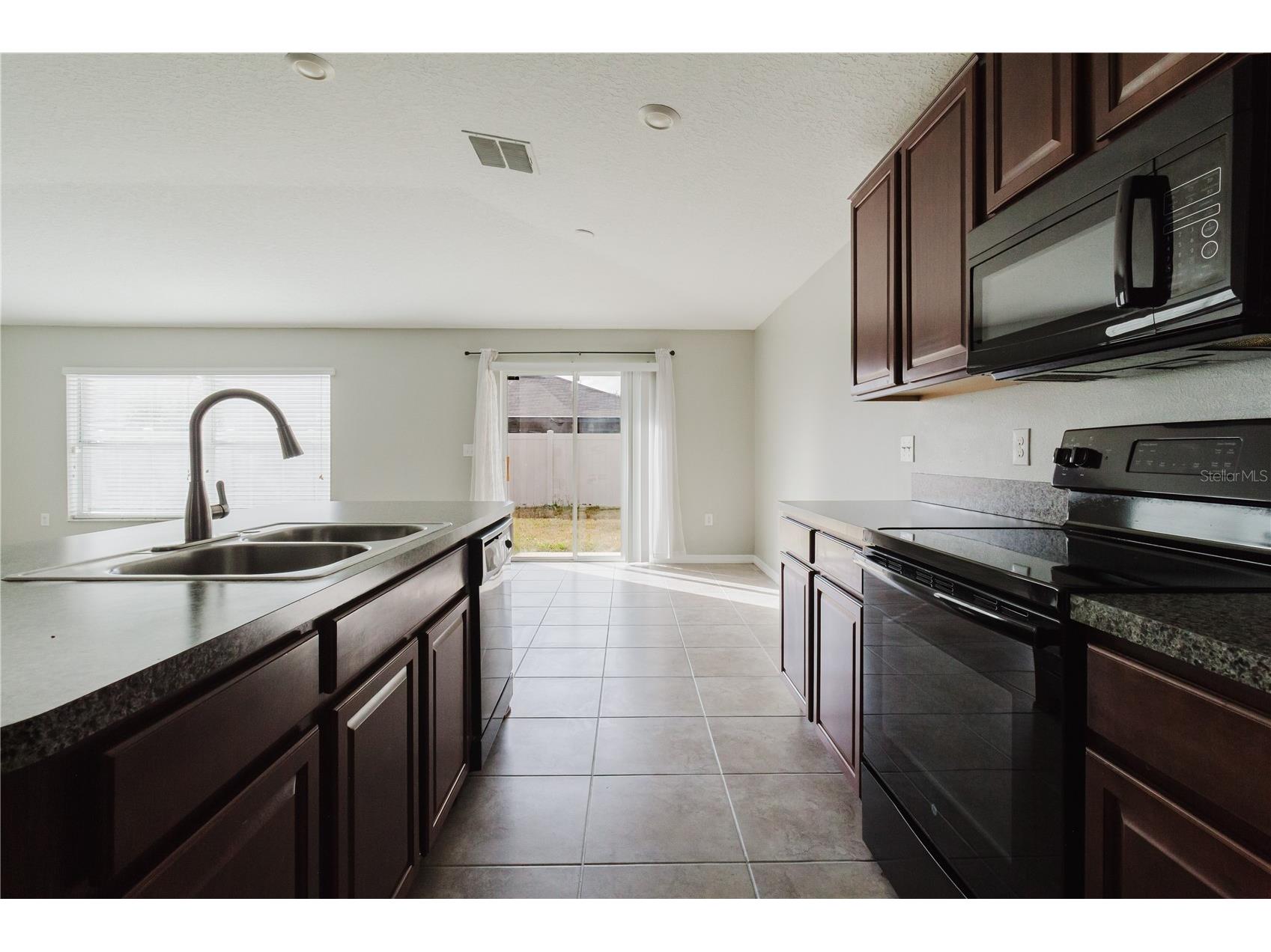 304 Cascade Bend Drive Ruskin FL 33570 TB8462184 image7