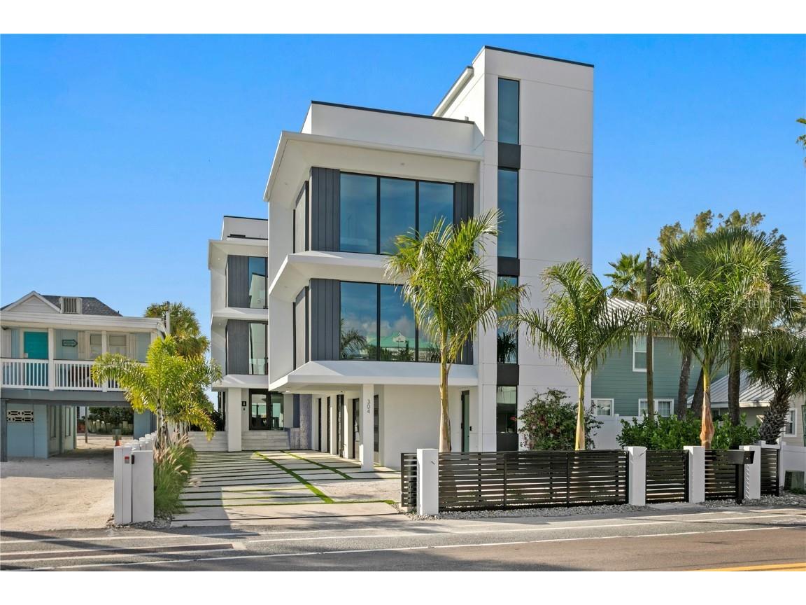 304 Gulf Boulevard Indian Rocks Beach FL 33785 TB8450289 image1