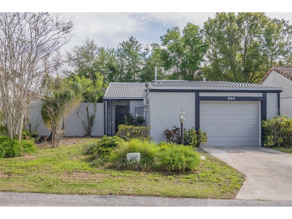 304 La Serena Winter Haven FL 33884 L4943177 image1
