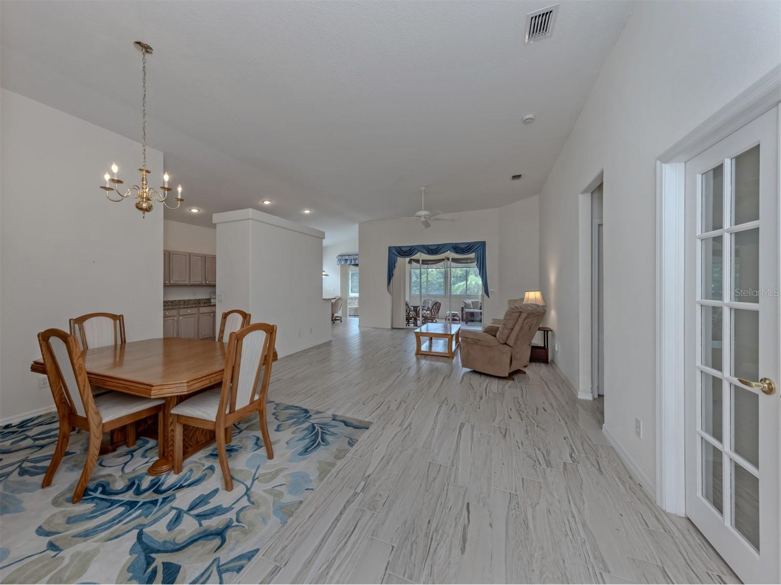 304 Langholm Drive Venice FL 34293 N6144528 image4
