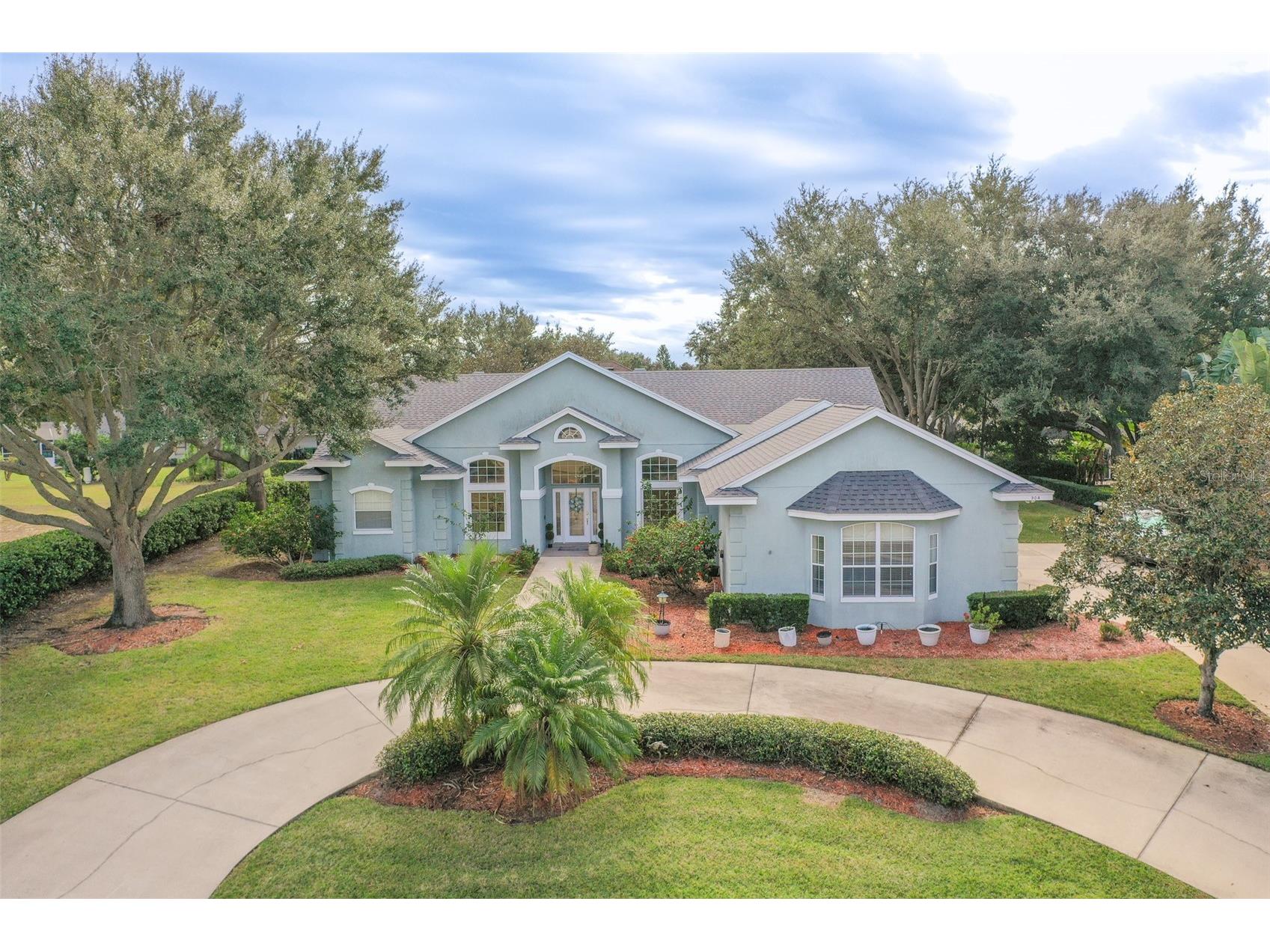 304 Lochen Circle SE Winter Haven FL 33884 P4937042 image1