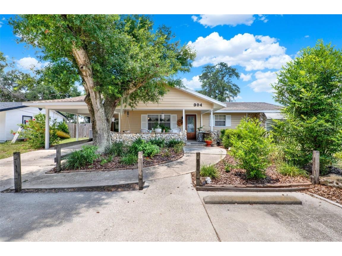 304 N Iona Avenue Fruitland Park FL 34731 G5100197 image1