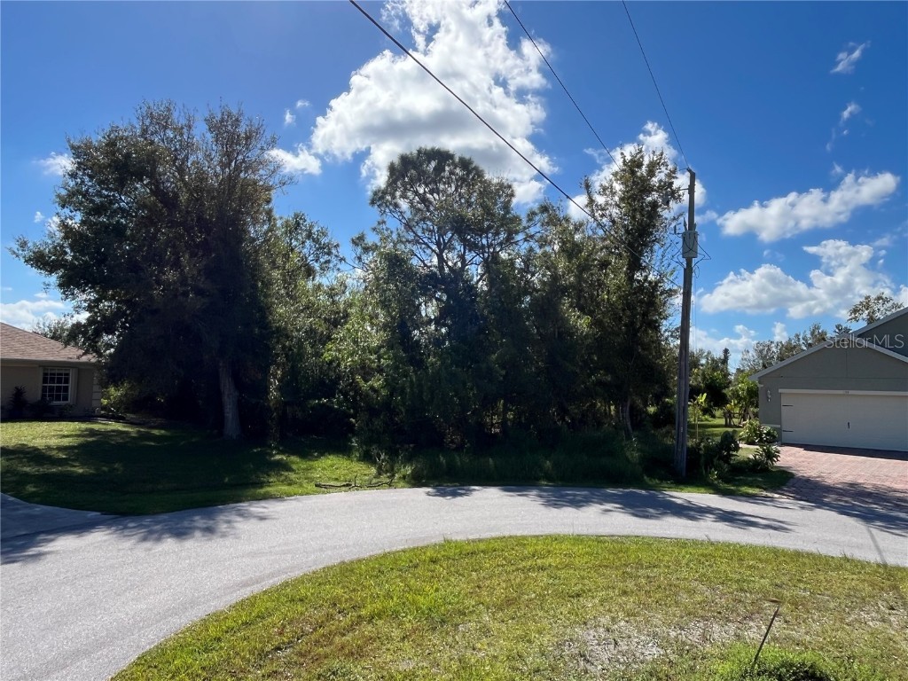 304 Oyahue Street Punta Gorda FL 33983 C7500284 image1