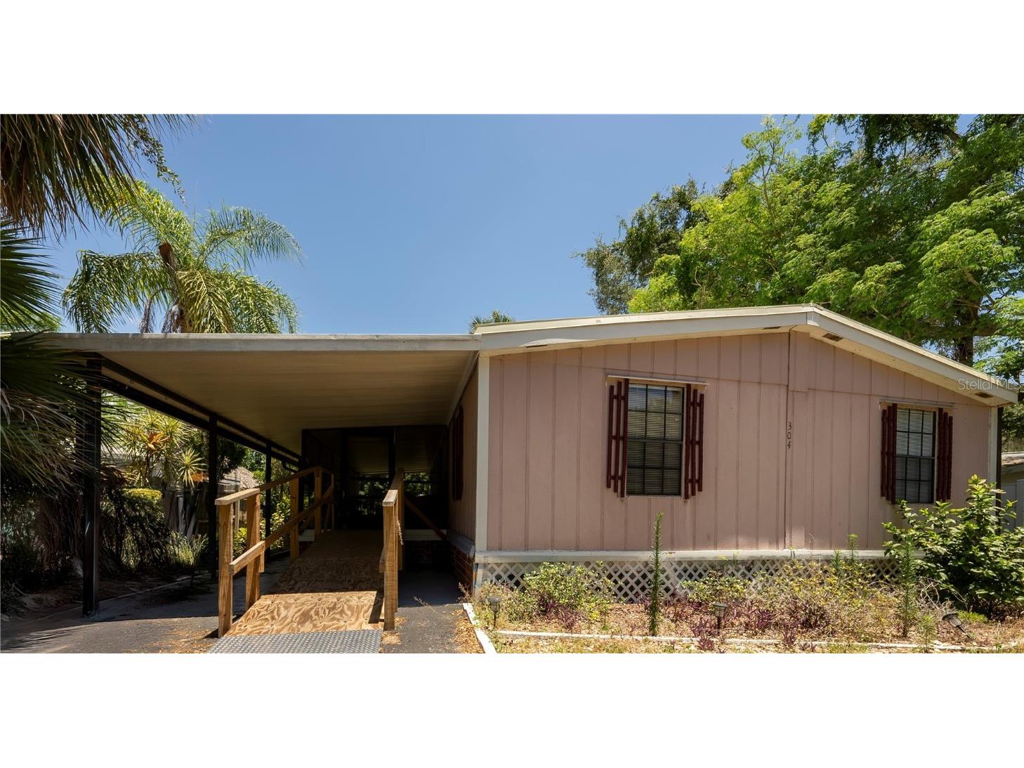 304 Pinewood Avenue Nokomis FL 34275 U8243328 image1