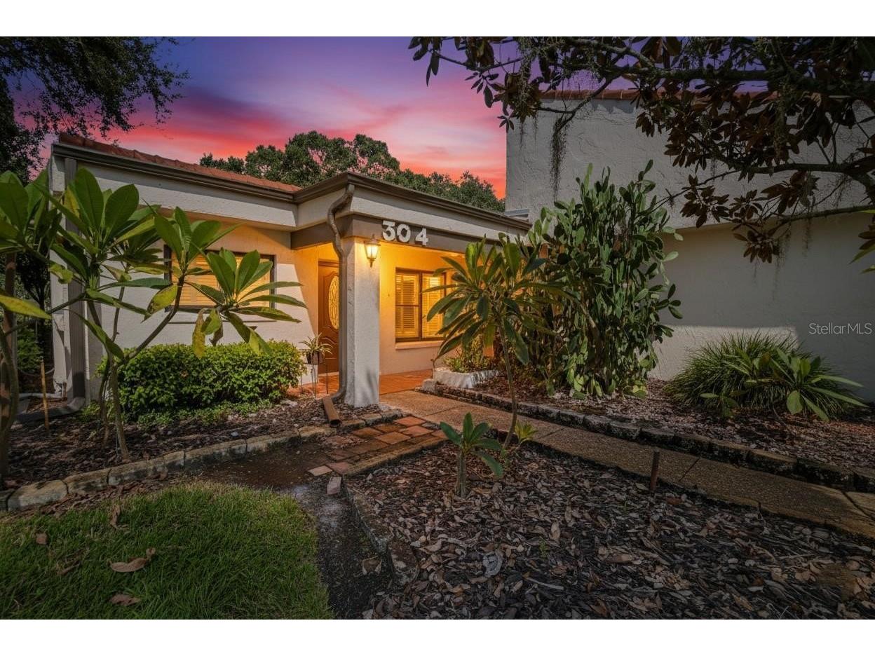 304 Valencia Court N Plant City FL 33566 TB8428832 image1