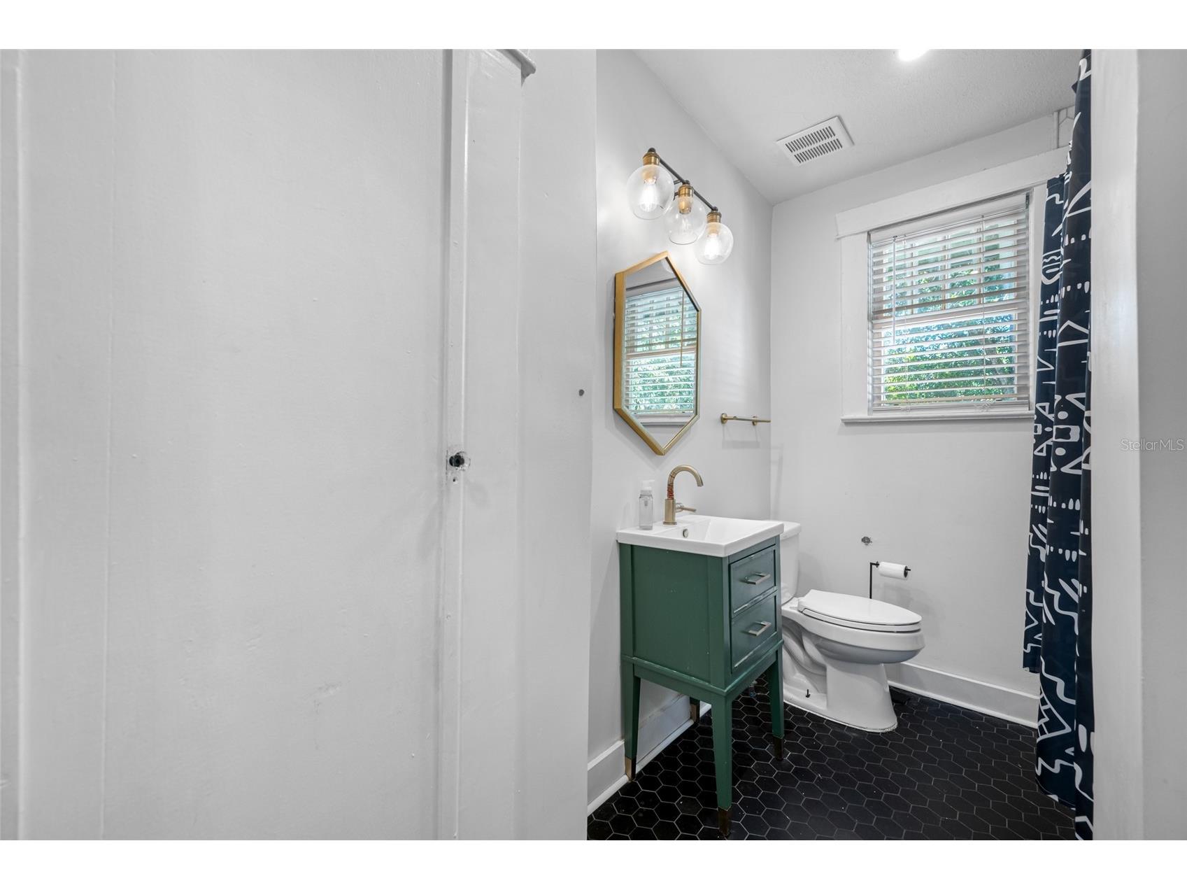 304 W Henry Avenue Tampa FL 33604 TB8464703 image38