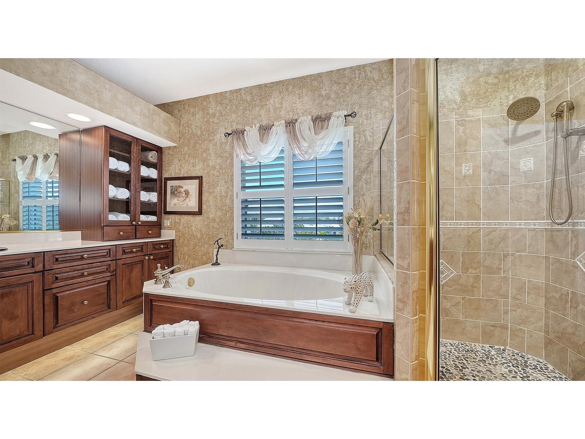 3040 Gulf Of Mexico Drive #3 Longboat Key FL 34228 A4692587 image45
