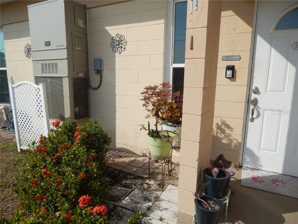 3041 Club Circle Lake Wales FL 33898 - WALK IN THE WATER K4902922 image2