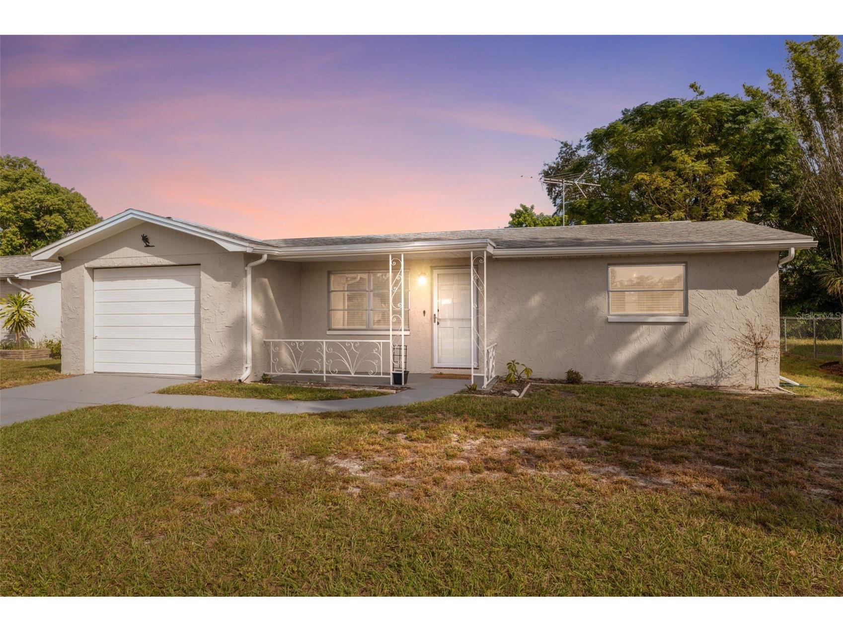 3041 Fairmount Drive Holiday FL 34691 W7879373 image1