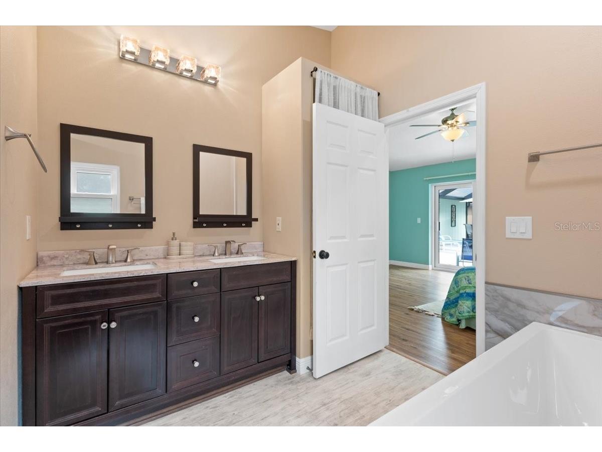 3041 Nocturne Road Venice FL 34293 A4696186 image19