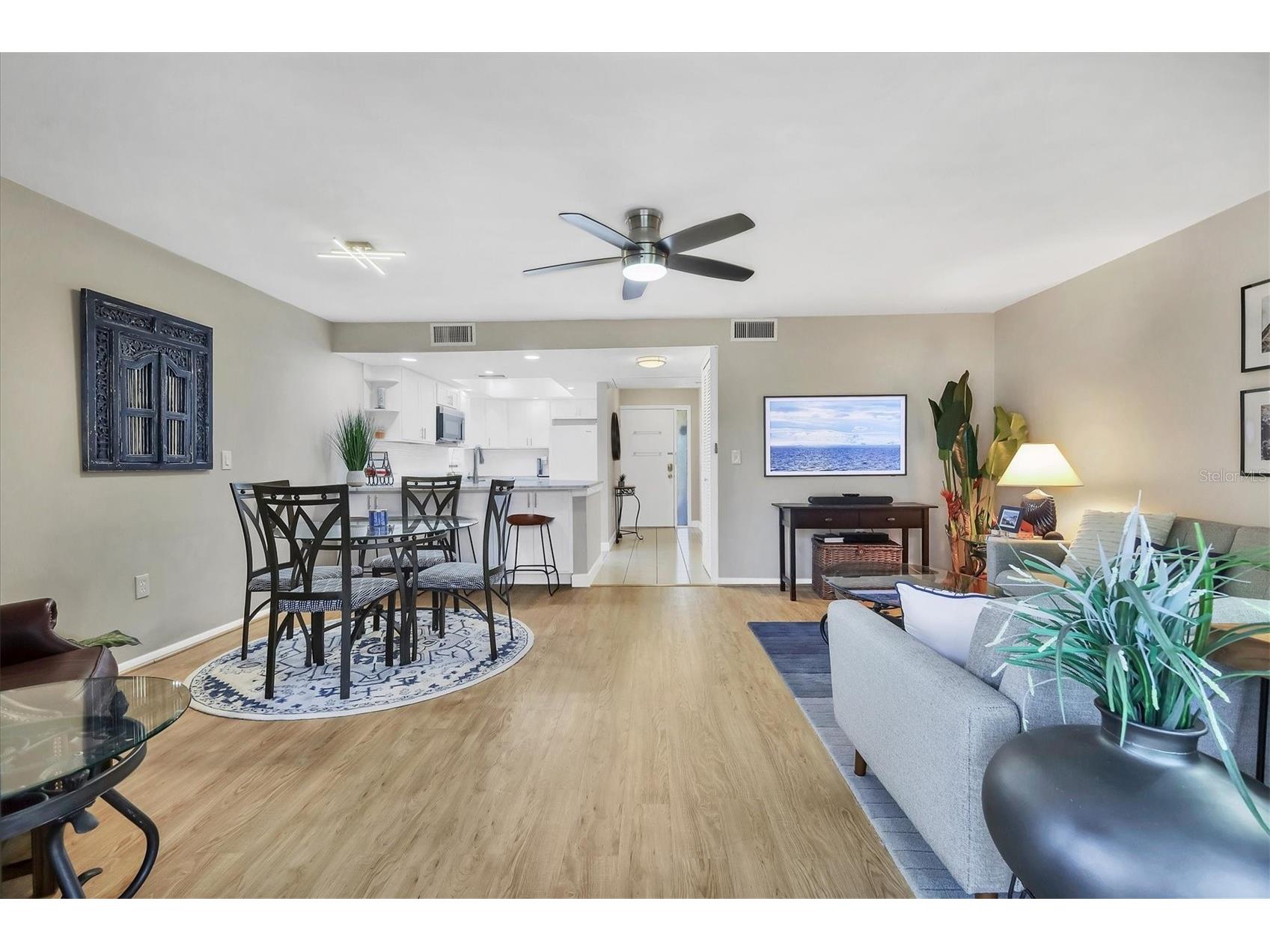 3041 Quail Hollow #27 Sarasota FL 34235 A4683616 image12