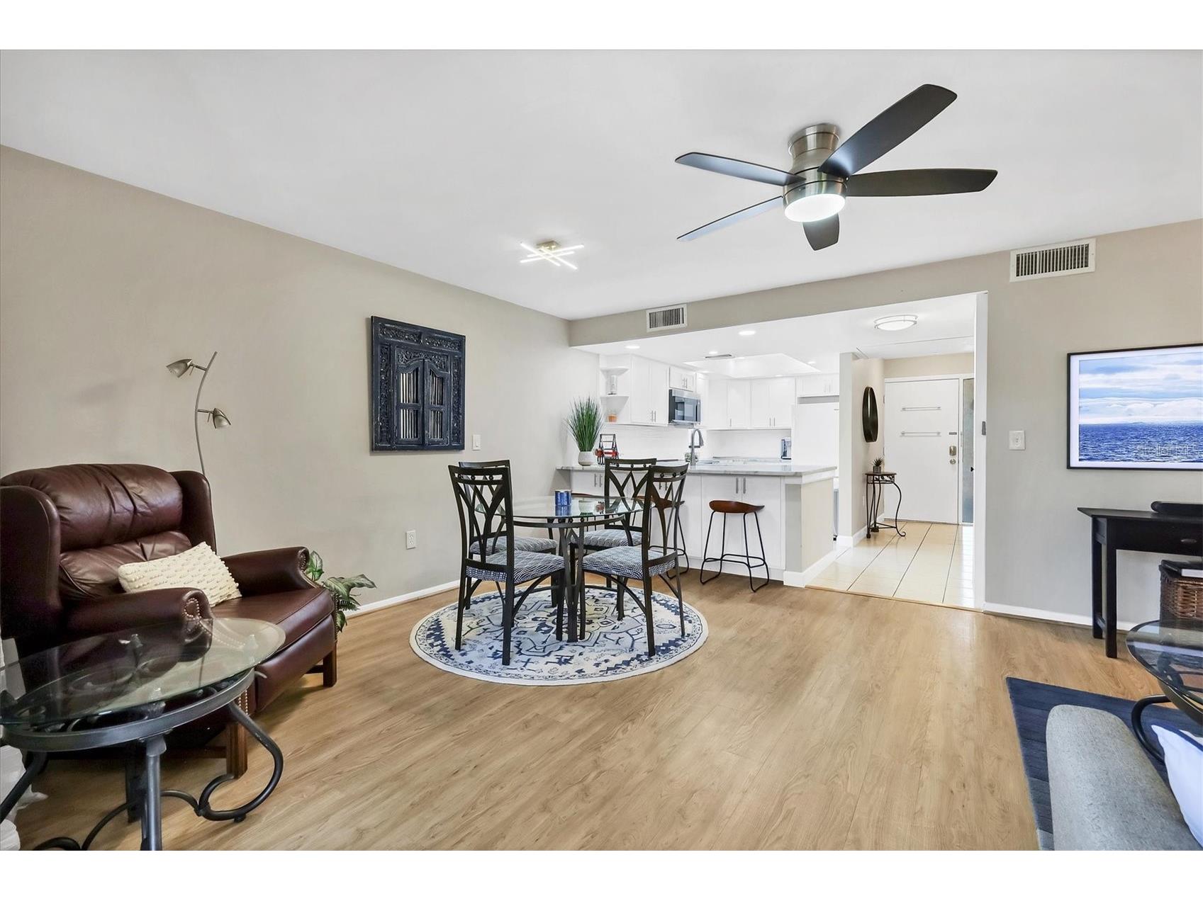 3041 Quail Hollow #27 Sarasota FL 34235 A4683616 image13