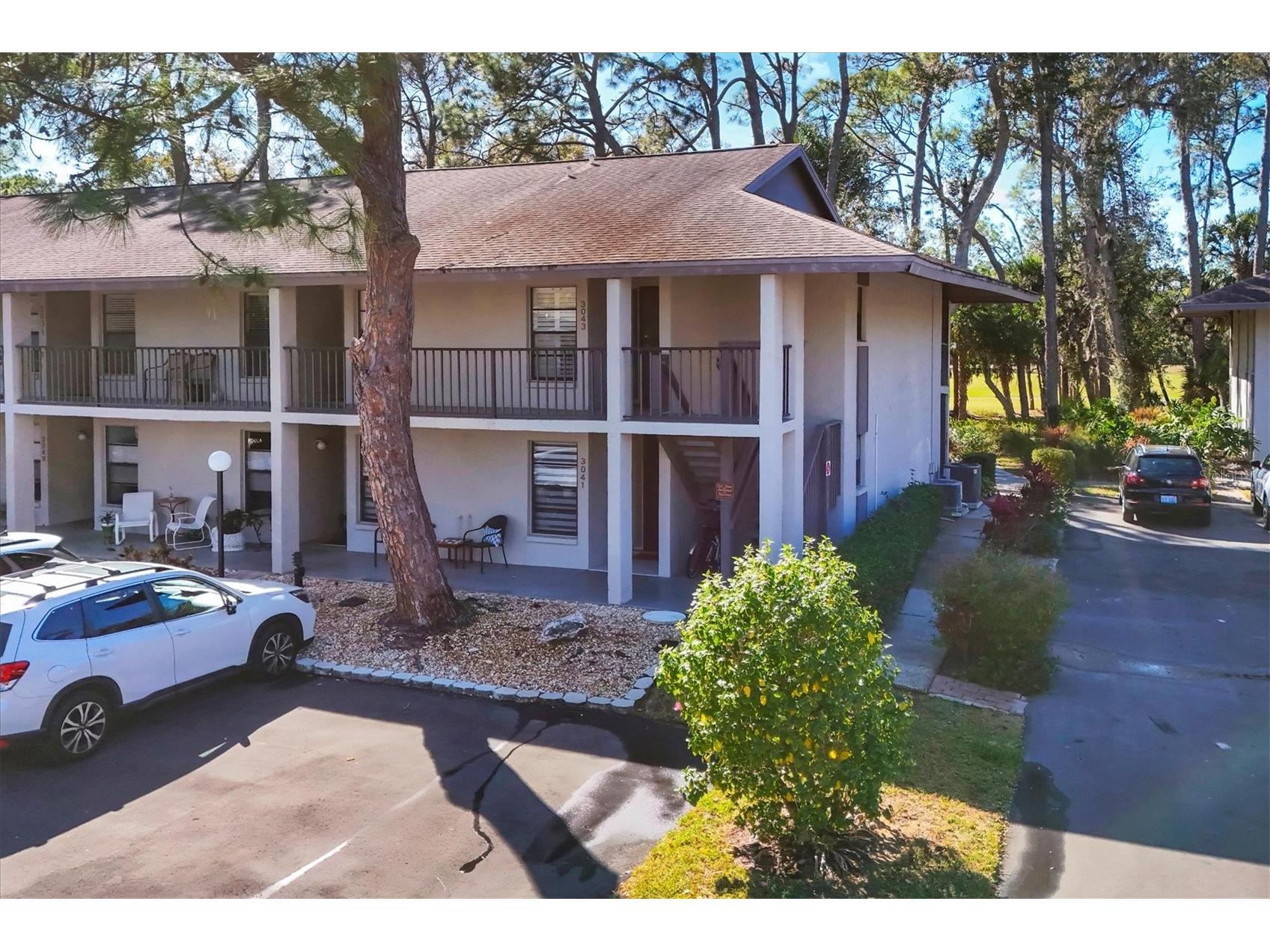 3041 Quail Hollow #27 Sarasota FL 34235 A4683616 image3