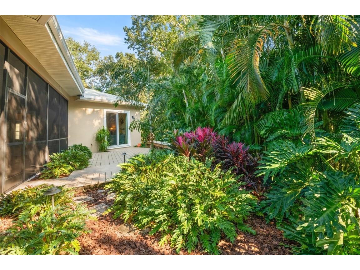 3045 Crest Drive Clearwater FL 33759 TB8444803 image43