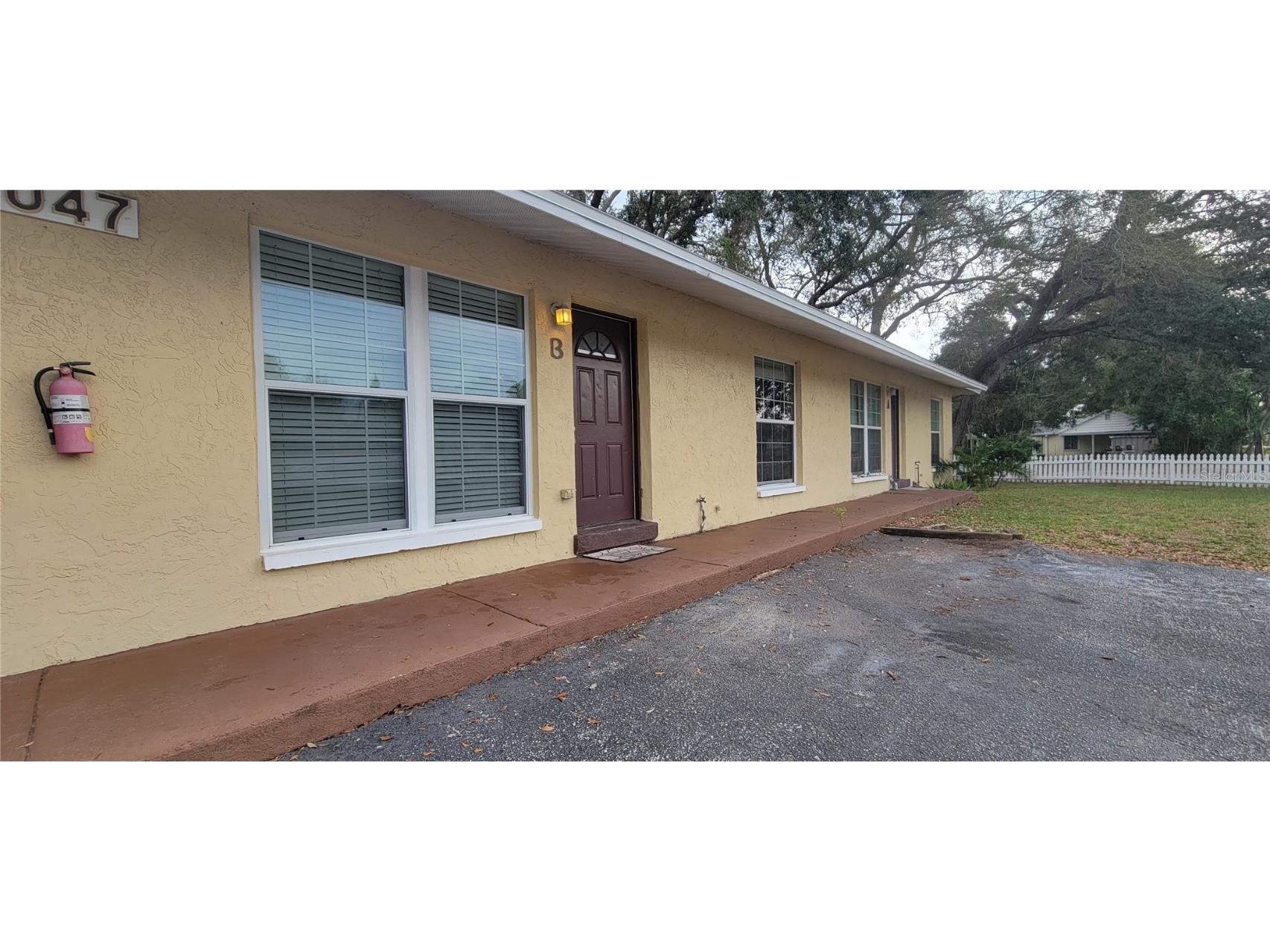 3047 57th Avenue N Saint Petersburg FL 33714 U8223624 image1